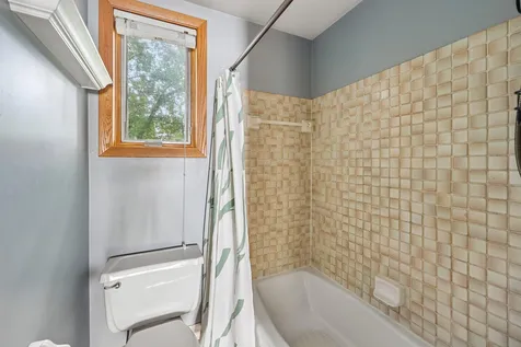 3058 Lake Shore Drive Minneapolis MN 55416