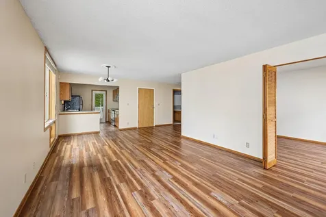 3058 Lake Shore Drive Minneapolis MN 55416