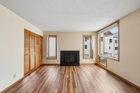 3058 Lake Shore Drive Minneapolis MN 55416