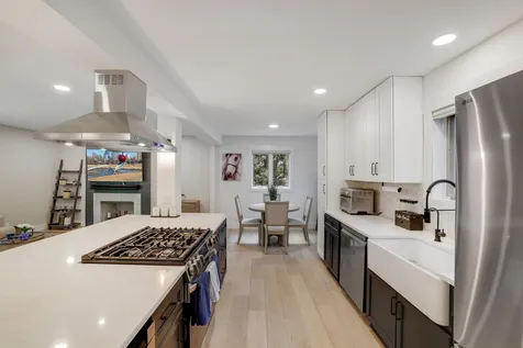 15801 Day Place Minnetonka MN 55345