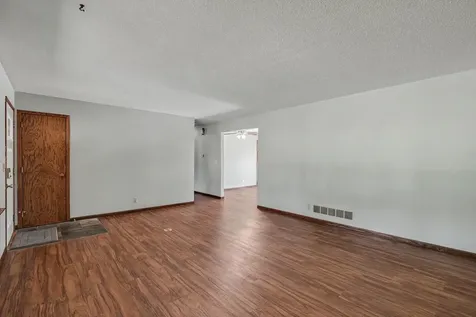 2480 14th Avenue E North Saint Paul MN 55109
