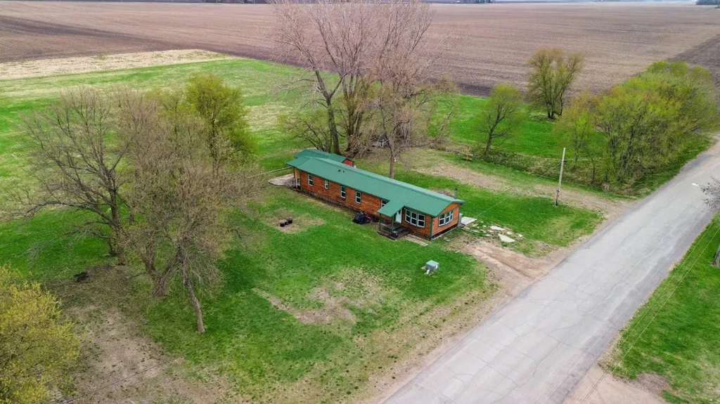 41 Bowman Street Stewart MN 55385