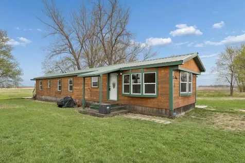 41 Bowman Street Stewart MN 55385