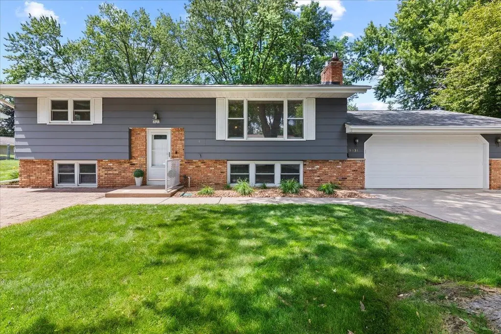 9131 Annapolis Lane N Maple Grove MN 55369