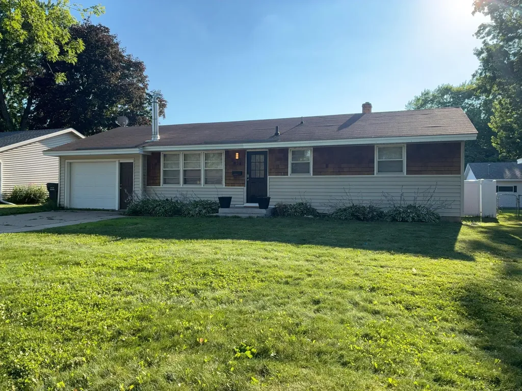 924 Fuller Street S Shakopee MN 55379