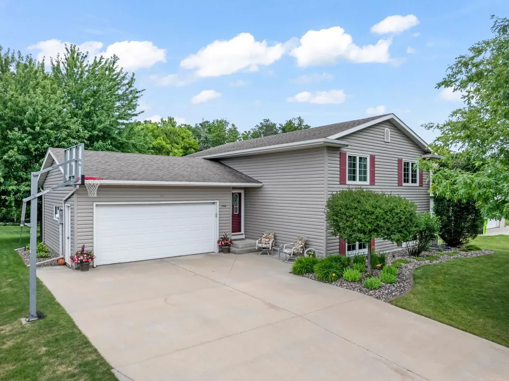 450 Lally Court Zumbrota MN 55992