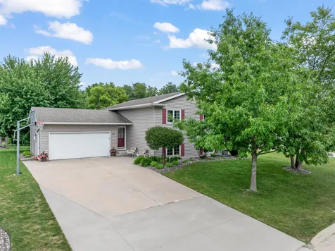 450 Lally Court Zumbrota MN 55992