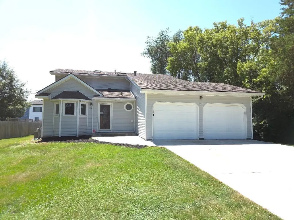 707 69th Avenue N Brooklyn Center MN 55430