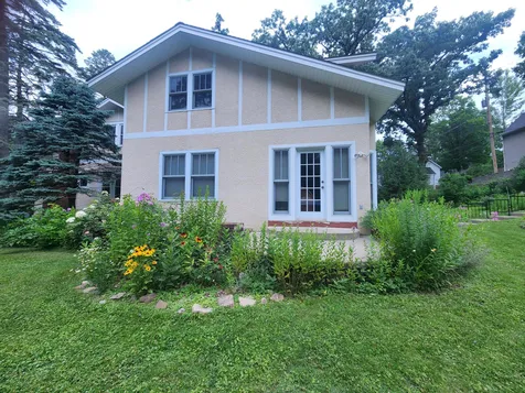 1434 Hythe Street Saint Paul MN 55108