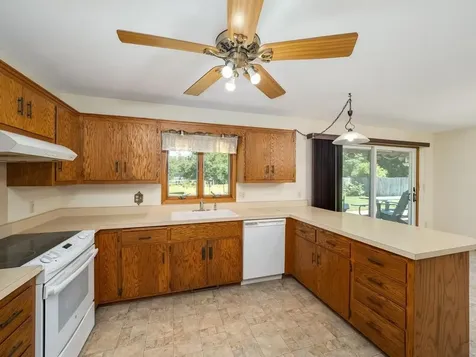 5890 Henry Street Maple Plain MN 55359