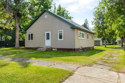 229 7th Avenue Enderlin ND 58027