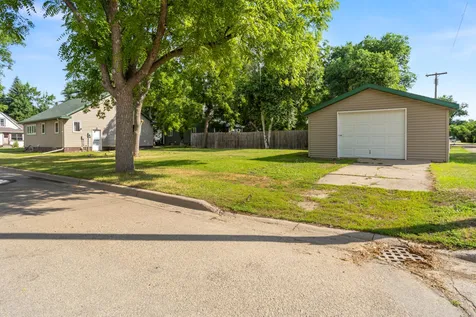 229 7th Avenue Enderlin ND 58027