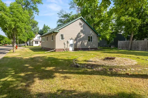 229 7th Avenue Enderlin ND 58027