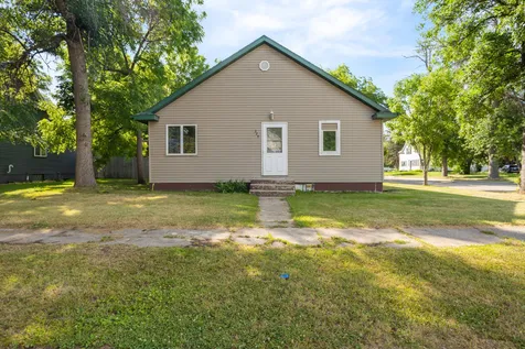 229 7th Avenue Enderlin ND 58027