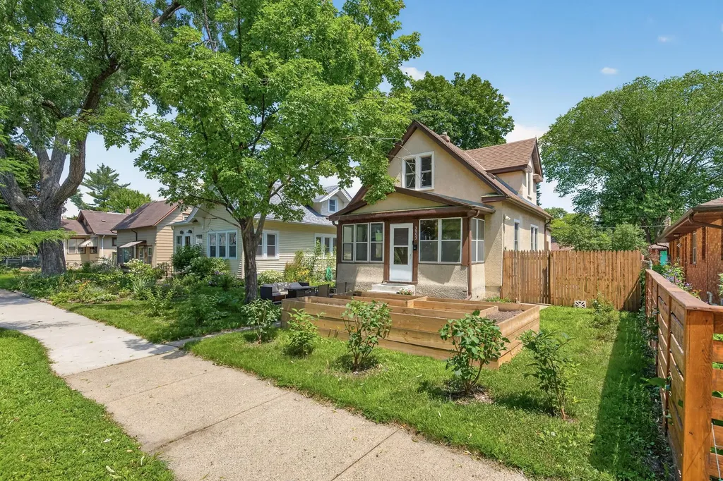 3953 38th Avenue S Minneapolis MN 55406
