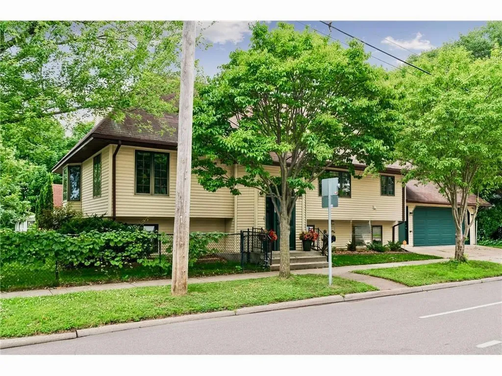 707 Hamline Avenue S Saint Paul MN 55116