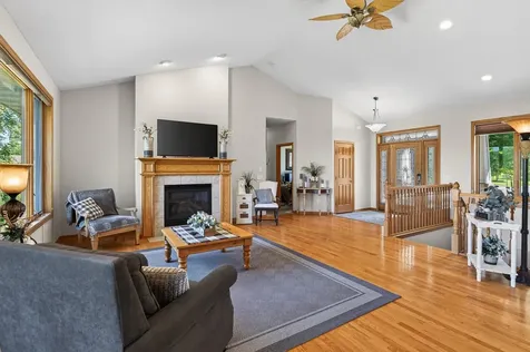 5608 105th Avenue N Brooklyn Park MN 55443