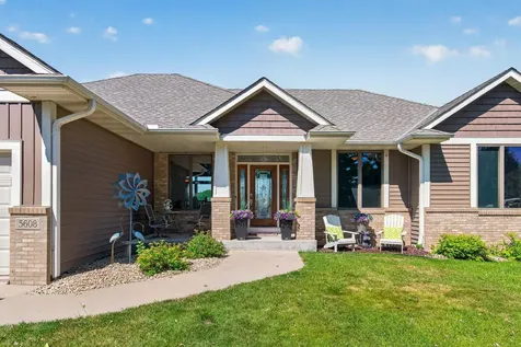 5608 105th Avenue N Brooklyn Park MN 55443