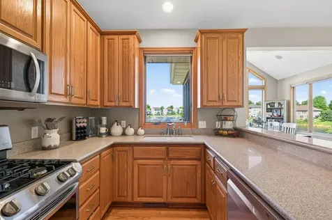 5608 105th Avenue N Brooklyn Park MN 55443