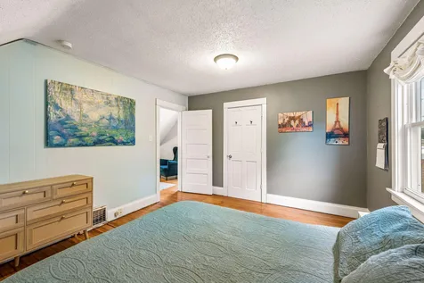 992 Bellows Street West Saint Paul MN 55118