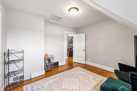 992 Bellows Street West Saint Paul MN 55118
