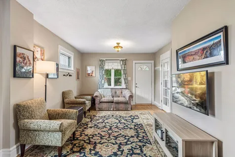 992 Bellows Street West Saint Paul MN 55118