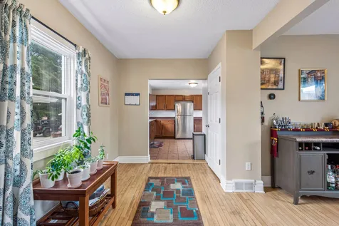 992 Bellows Street West Saint Paul MN 55118