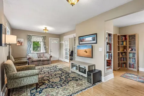 992 Bellows Street West Saint Paul MN 55118