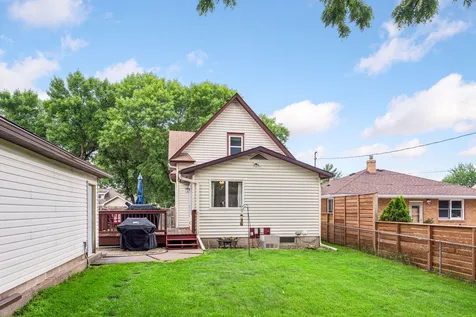 992 Bellows Street West Saint Paul MN 55118