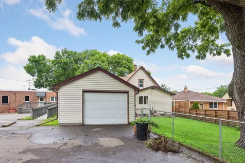 992 Bellows Street West Saint Paul MN 55118