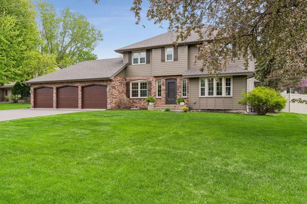 900 Nina Court Mendota Heights MN 55118