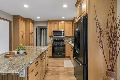 900 Nina Court Mendota Heights MN 55118