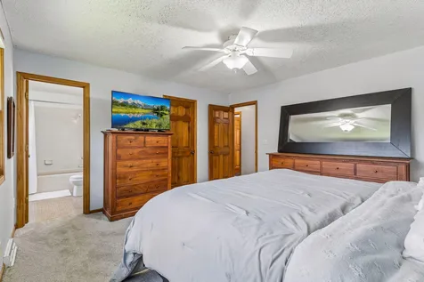 900 Nina Court Mendota Heights MN 55118