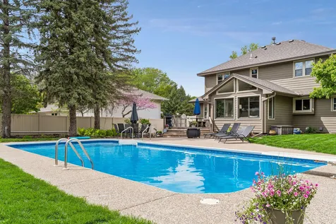 900 Nina Court Mendota Heights MN 55118