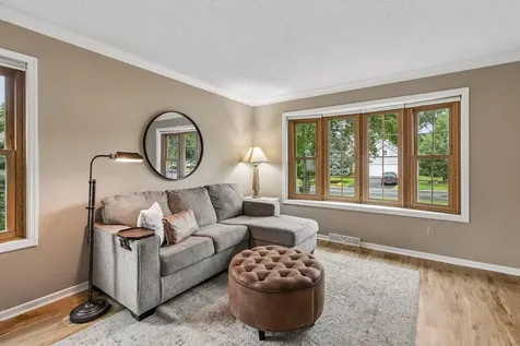 900 Nina Court Mendota Heights MN 55118