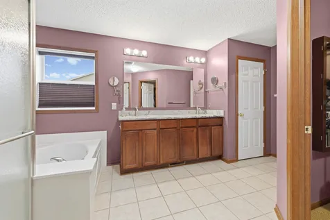 2061 Winterberry Lane Shakopee MN 55379