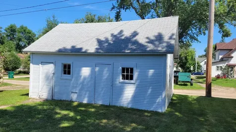 1609 Pine Street Brainerd MN 56401