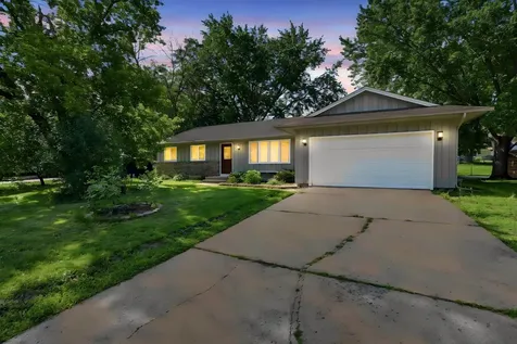 916 Whitney Drive Apple Valley MN 55124