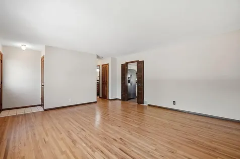 916 Whitney Drive Apple Valley MN 55124