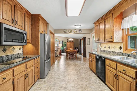 506 Elm Avenue SE Montgomery MN 56069