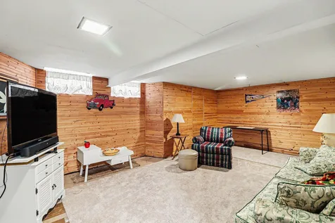 506 Elm Avenue SE Montgomery MN 56069