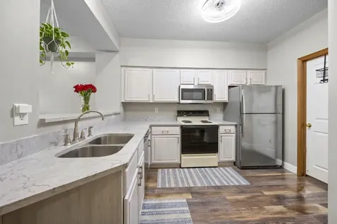 2215 White Water Way Eagan MN 55122