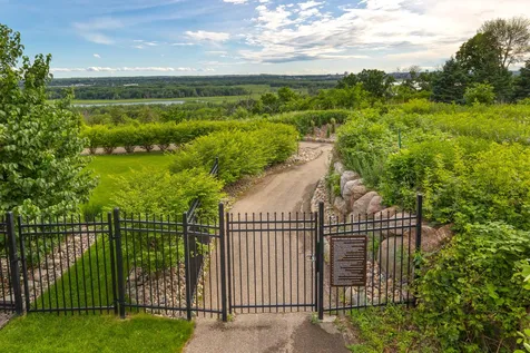 16894 Reeder Ridge Eden Prairie MN 55347
