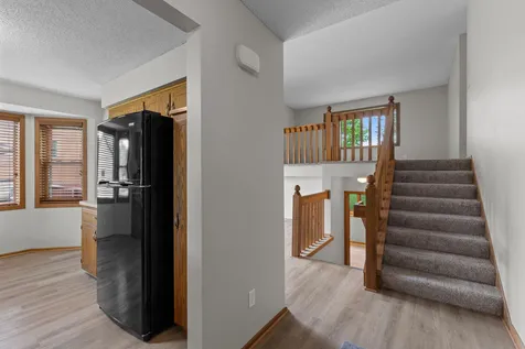 1009 Gramsey Place Burnsville MN 55306