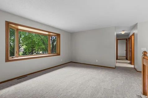 1009 Gramsey Place Burnsville MN 55306