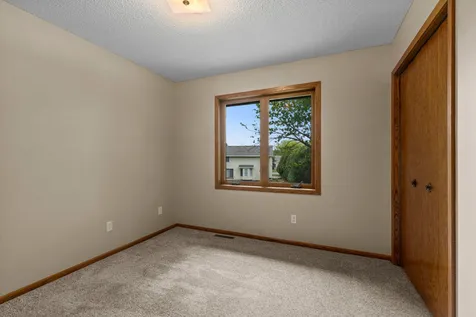 1009 Gramsey Place Burnsville MN 55306