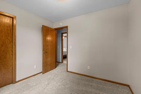 1009 Gramsey Place Burnsville MN 55306