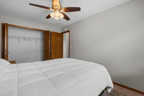 1009 Gramsey Place Burnsville MN 55306