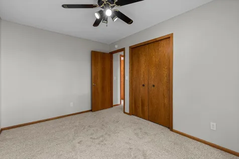 1009 Gramsey Place Burnsville MN 55306
