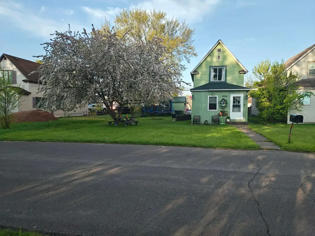 4106 E 1st Street Superior WI 54880